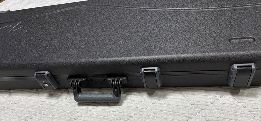 ベース FENDER DELUXE MOLDED CASE ELECTRIC BASS