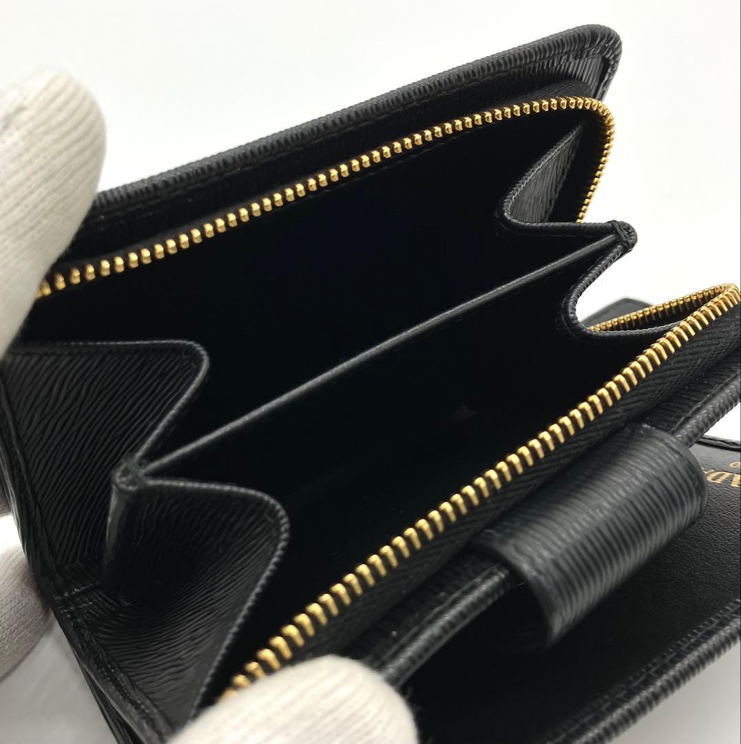⭐️ 極美品 プラダ VITELLO MOVE 二つ折り財布 ブラック 鑑定済