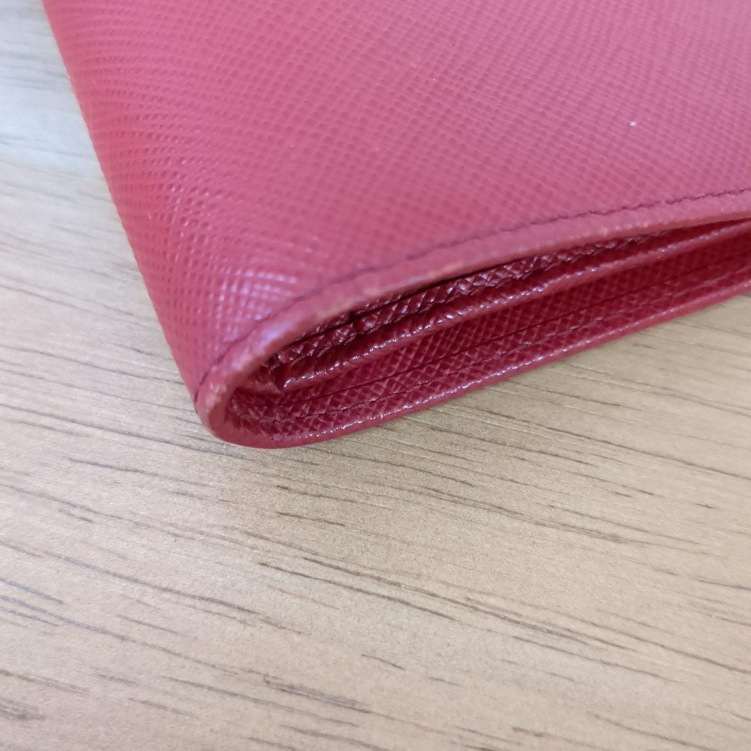 PRADA 二つ折り財布 赤