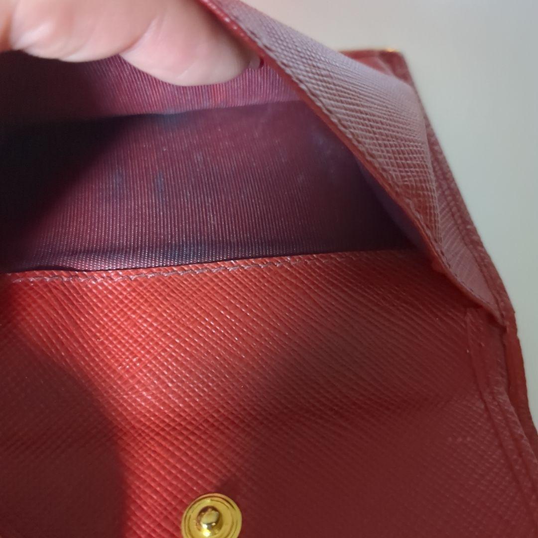 PRADA 二つ折り財布 赤