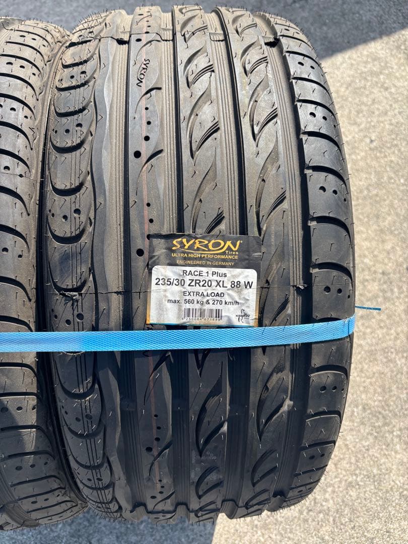 235 30ZR20 XL88W 2013年製　未使用