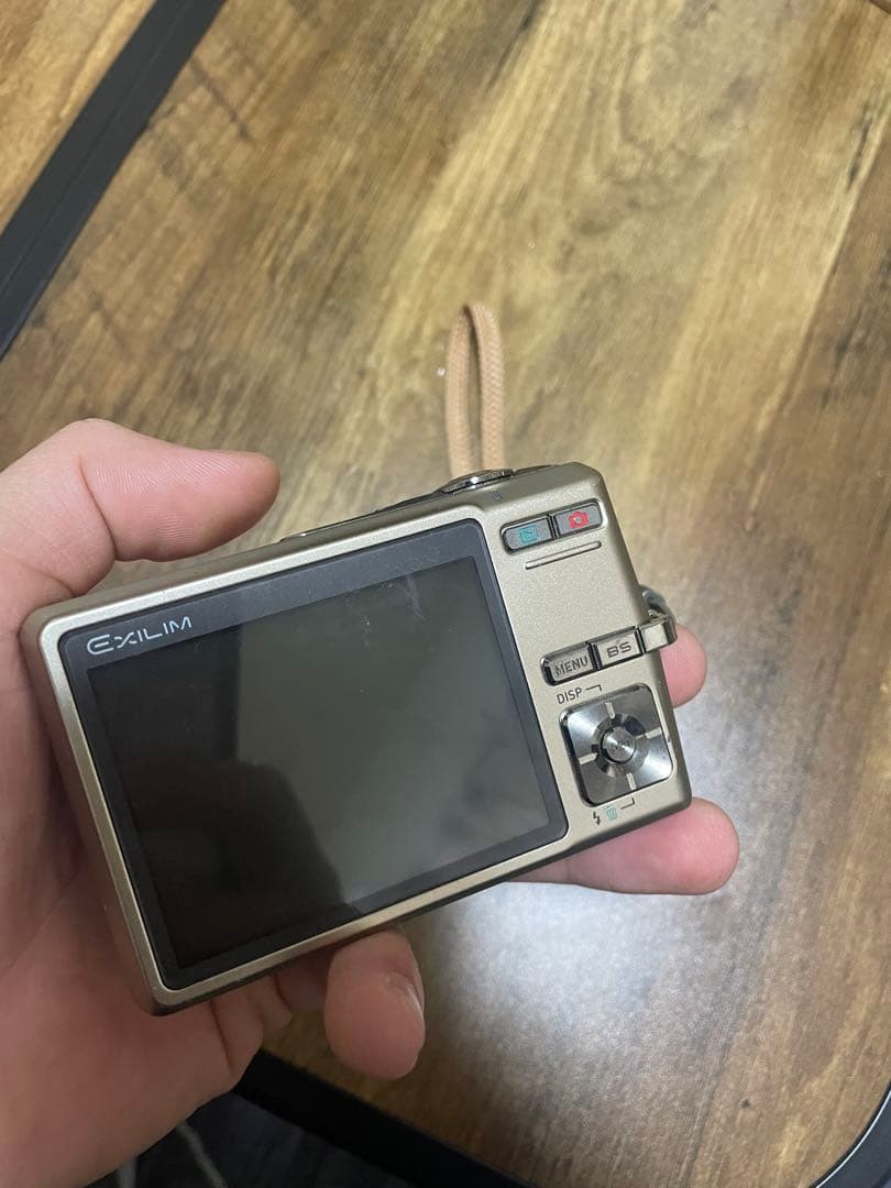【CASIO】 デジタルカメラEXILIM EX-Z700 7.2メガピクセル