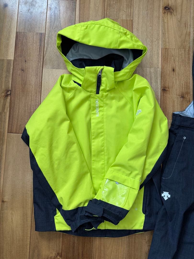 DESCENTE 子ども用スキーウェア セット