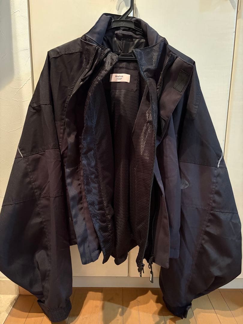 MARTINE ROSE Shrunken Jacket Travis着用