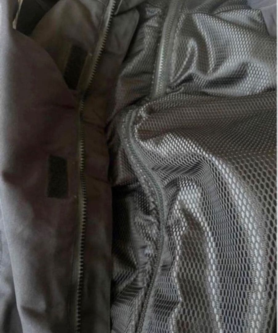 MARTINE ROSE Shrunken Jacket Travis着用