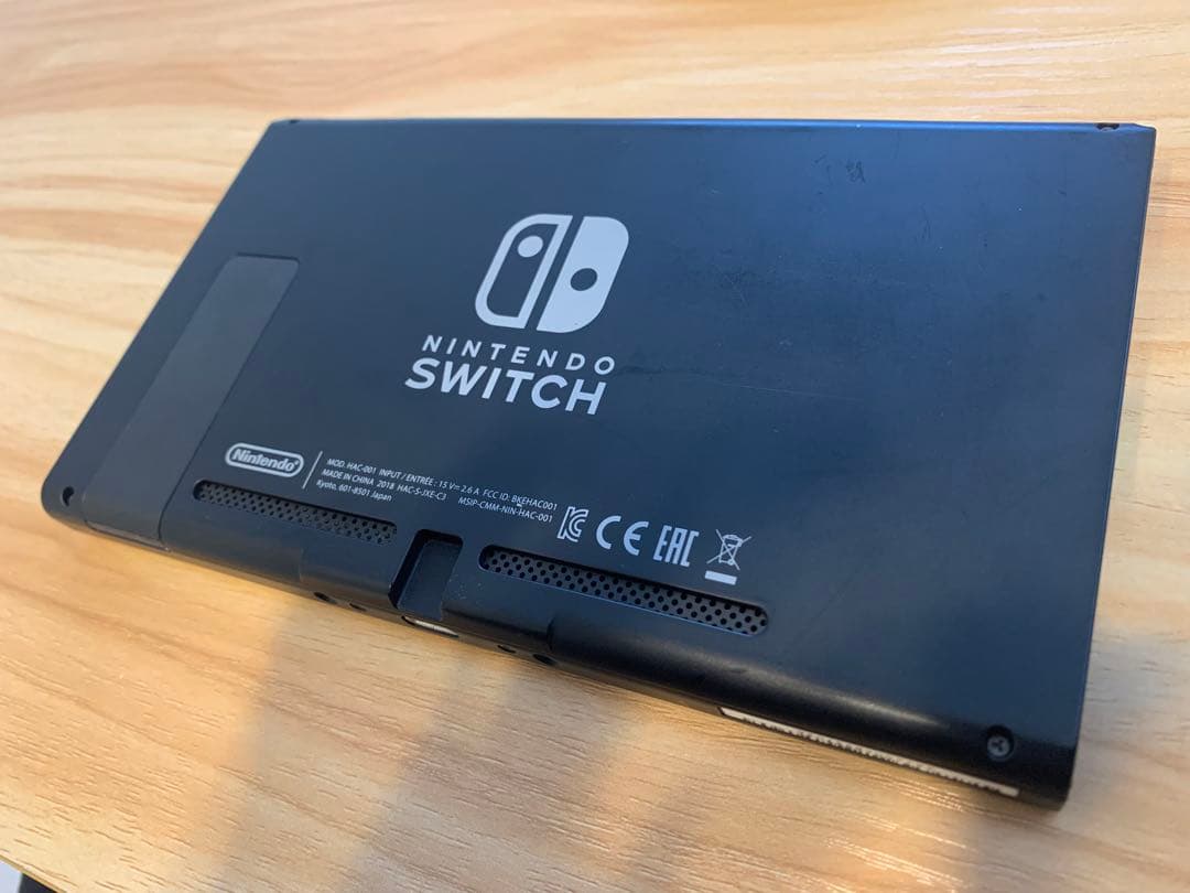 Nintendo Switch コントローラーなし　2018年製　任天堂