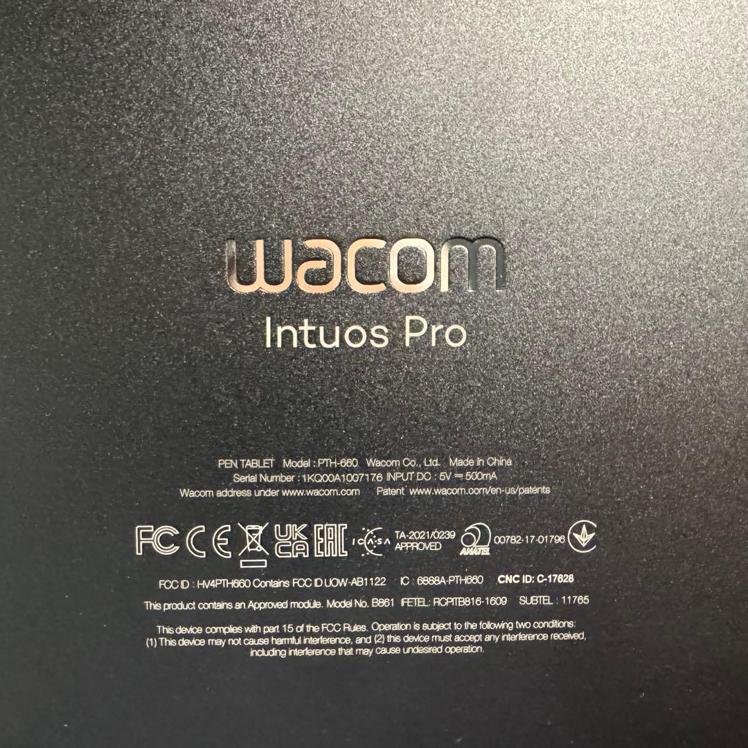 Wacom Intuos Pro ペンタブレット 美品　ケース付き