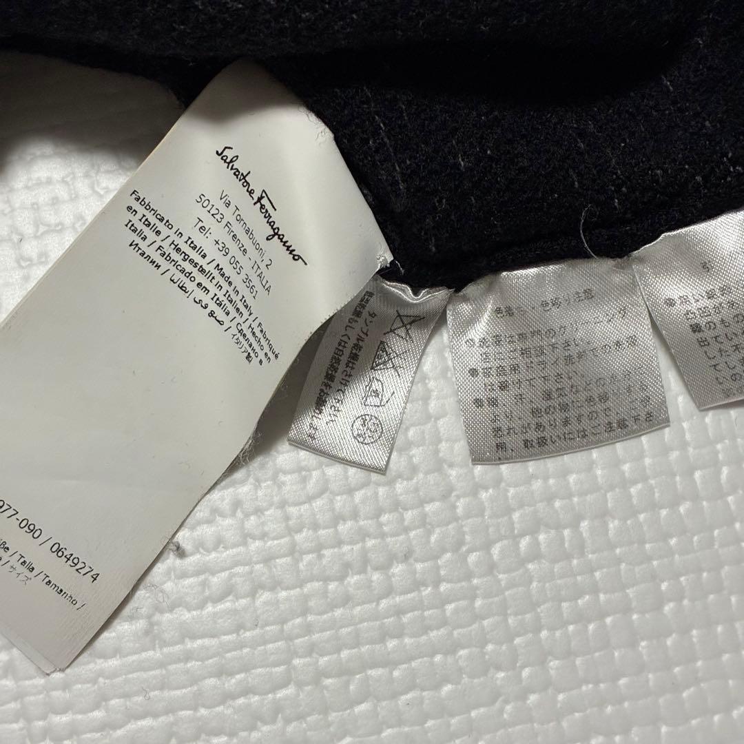 Salvatore Ferragamo カーディガン ブラック パール M