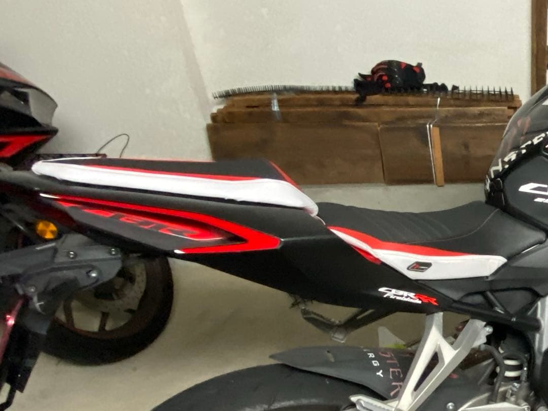 CBR250RR ルイモトシート　フロントリアセット