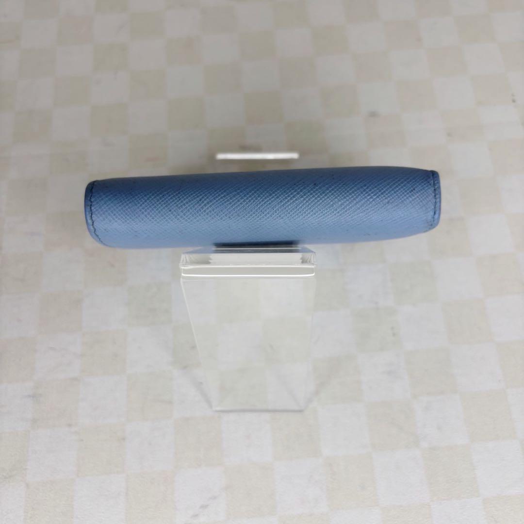 美品　PRADA プラダ　財布　二つ折り　M05