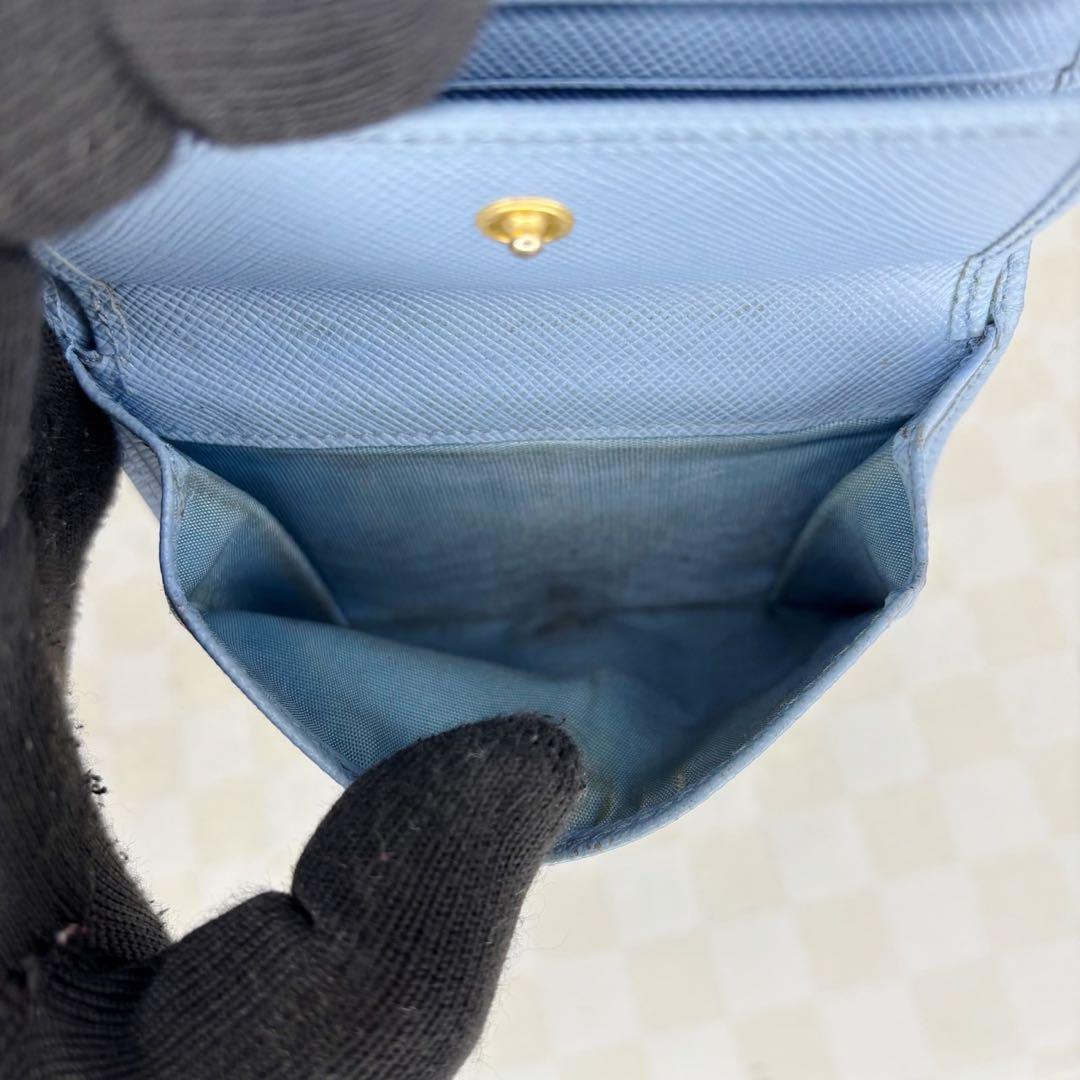 美品　PRADA プラダ　財布　二つ折り　M05