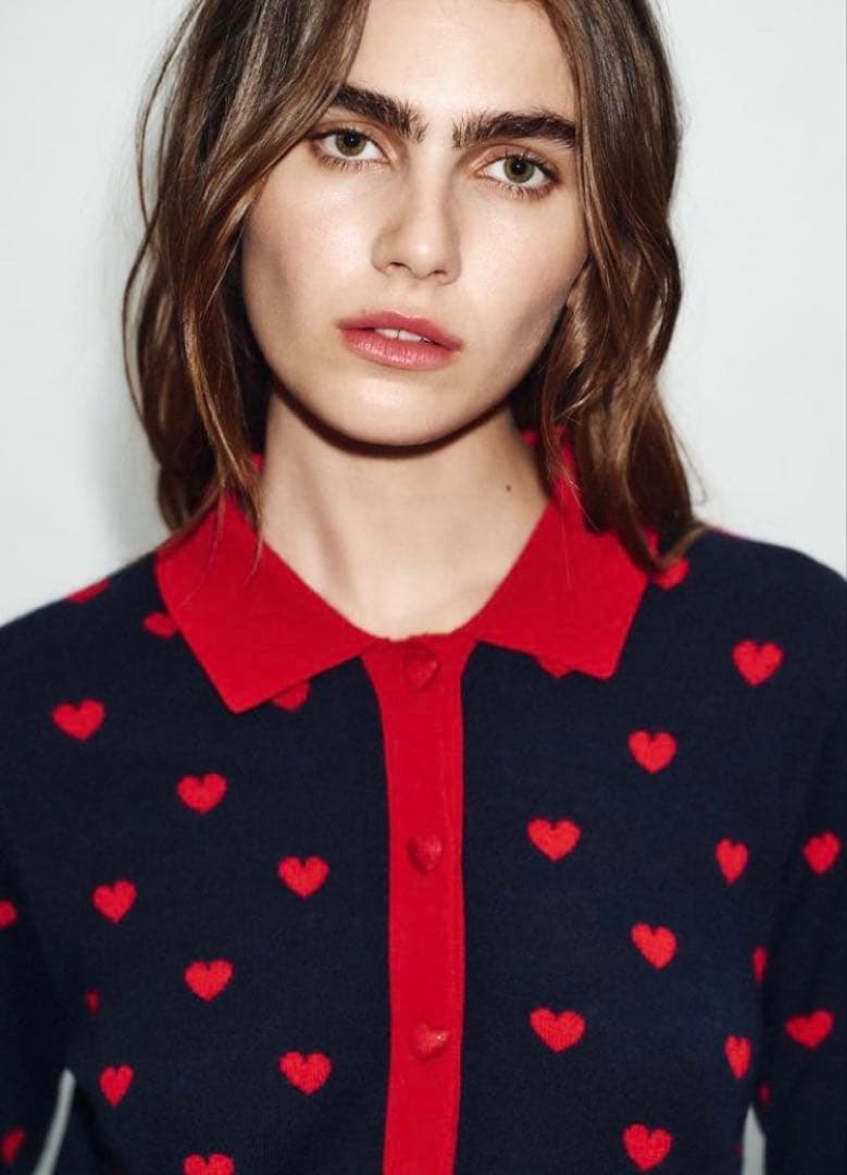 新品　新作　zara ザラハート柄ニットカーディガン