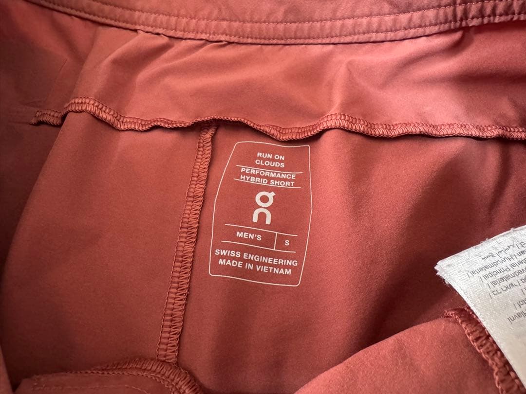 【極美品】 On Performance Hybrid Short サイズS