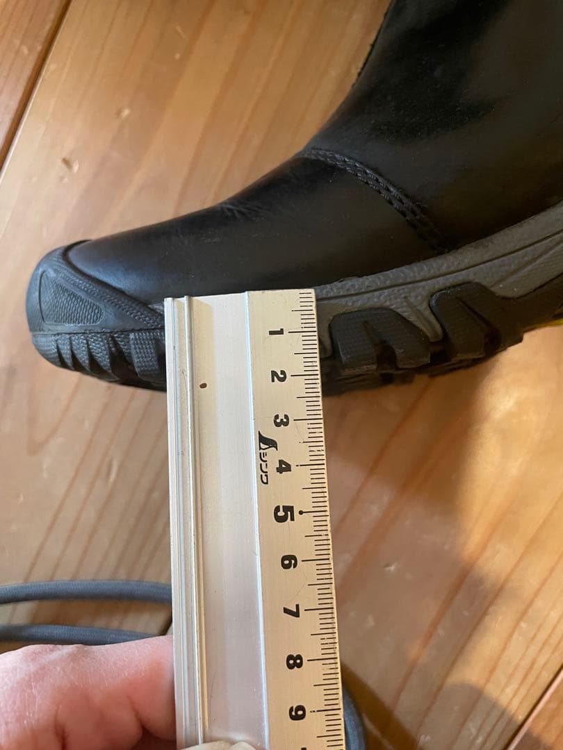 keen キーン グレタ チェルシーブーツ　防水　ブラック