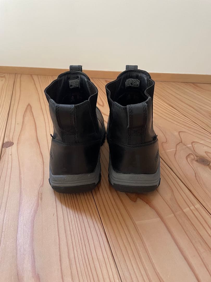 keen キーン グレタ チェルシーブーツ　防水　ブラック