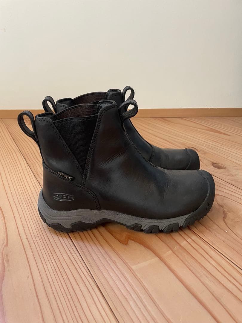 keen キーン グレタ チェルシーブーツ　防水　ブラック
