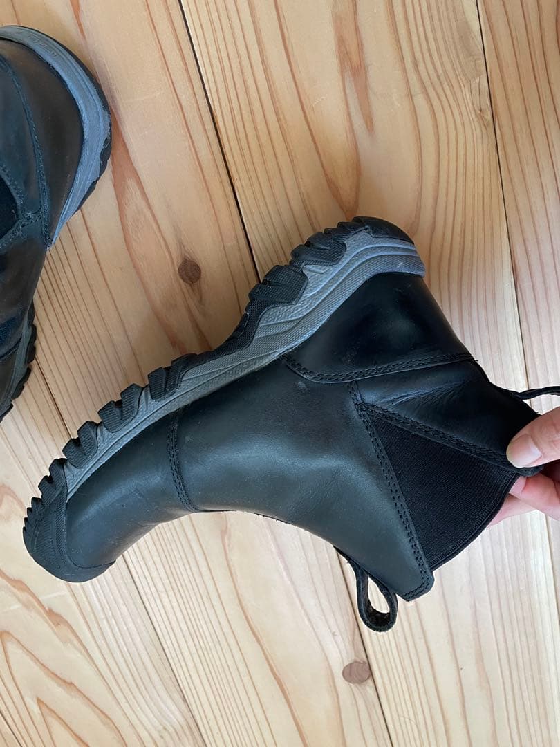 keen キーン グレタ チェルシーブーツ　防水　ブラック