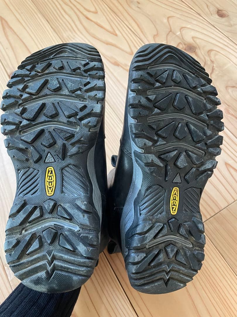 keen キーン グレタ チェルシーブーツ　防水　ブラック
