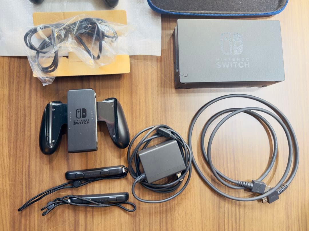 【使用数回★美品】Nintendo Switch本体＆純正コントローラーセット