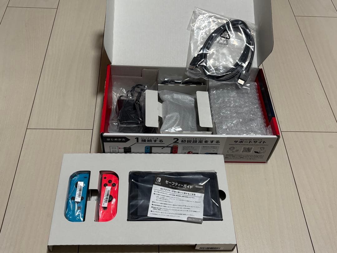 Nintendo Switch 本体　ネオンブルー/ネオンレッド