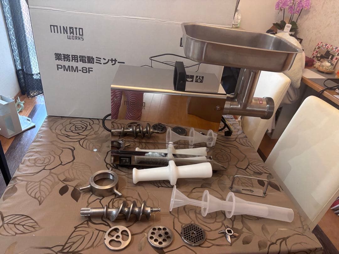 ミナト業務用ステンレス製電動ミンサーPMM-8F(100V/ 2種プレート)
