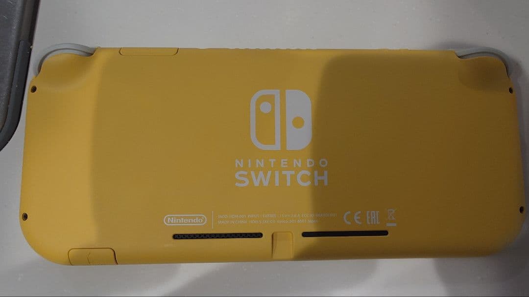 Nintendo Switch Liteイエロー　付属品完備　ケースSDカード付