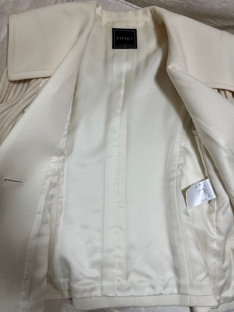 28日まで限定価格【SALE】極美品フォクシーオフホワイトカラージャケット