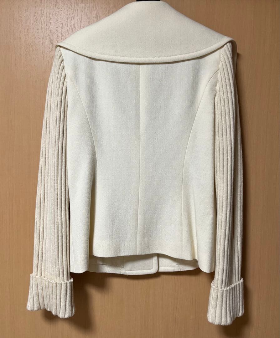 28日まで限定価格【SALE】極美品フォクシーオフホワイトカラージャケット