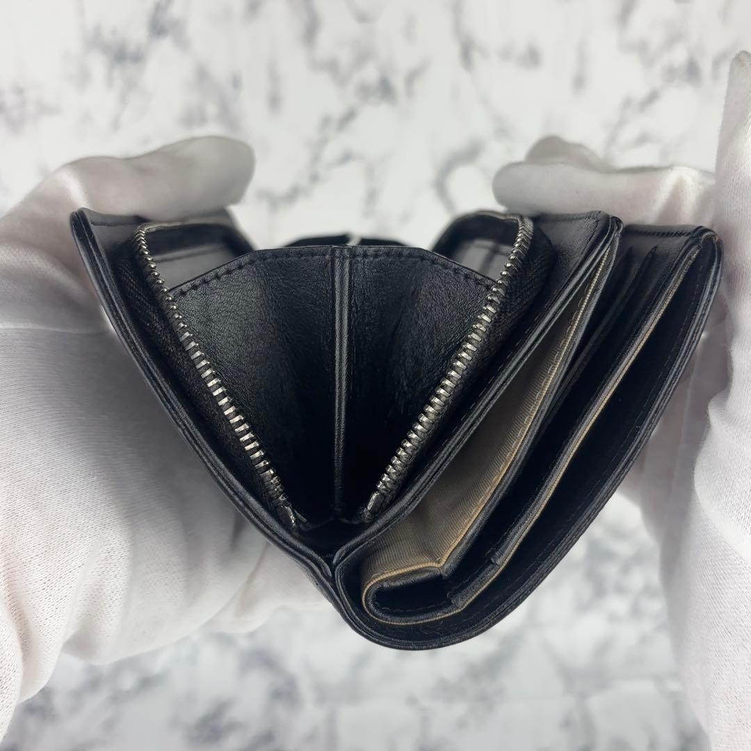 119 CHANEL キャビアスキン　セブルガ　二つ折り財布