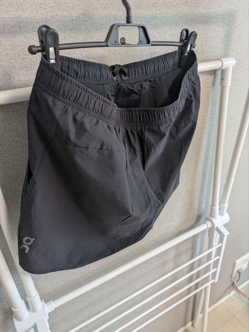 on Essential Shorts ブラック M　メンズ　On