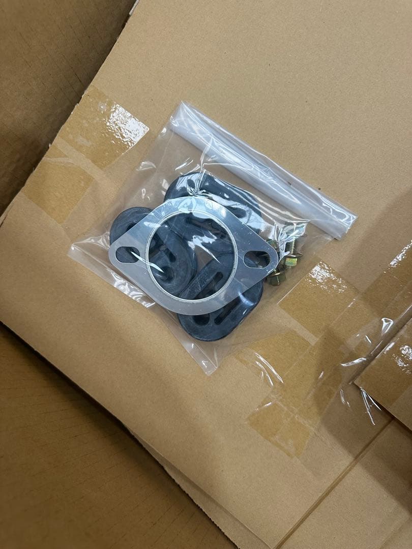 GR YARIS トムス製オーバルステンレスセンター出しマフラー　【最終値下げ】