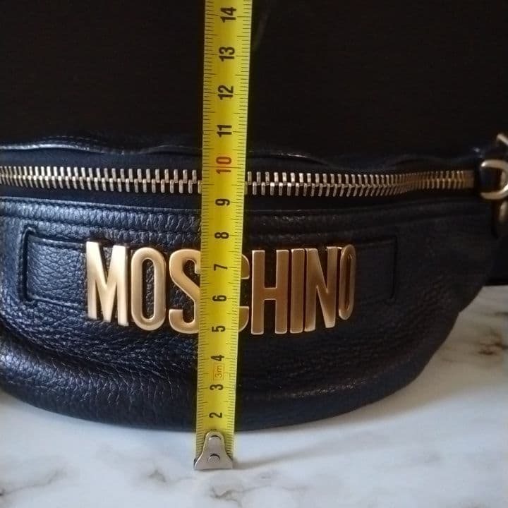 MOSCHINO 　モスキーノ　ブラックレザー ボディバッグ