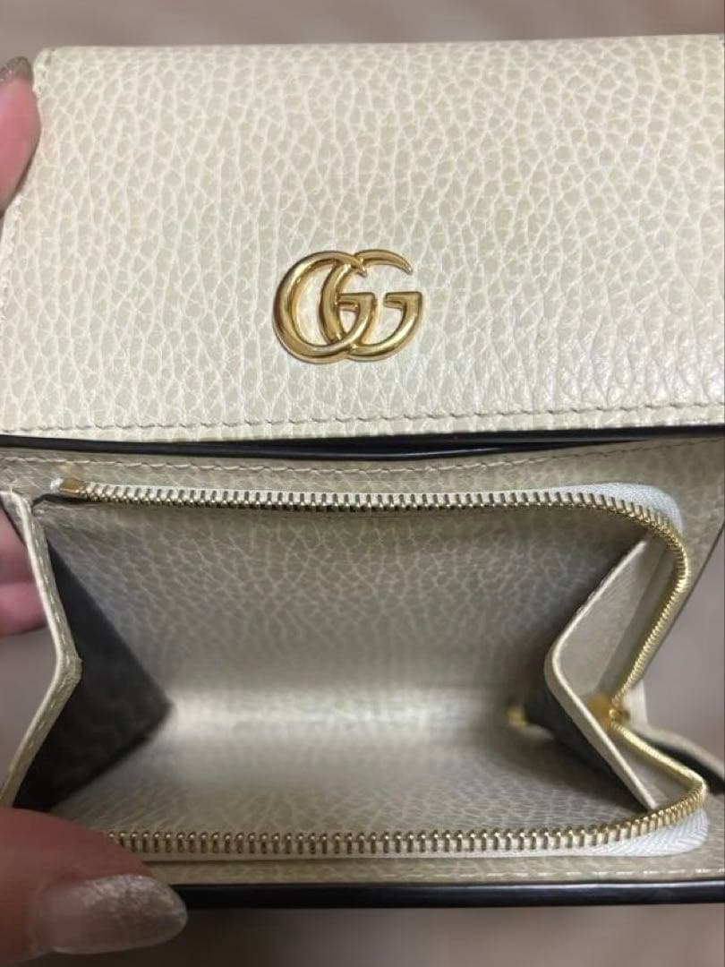 『週末限定値下げ！』GUCCI ダブルGウォレット　ホワイト