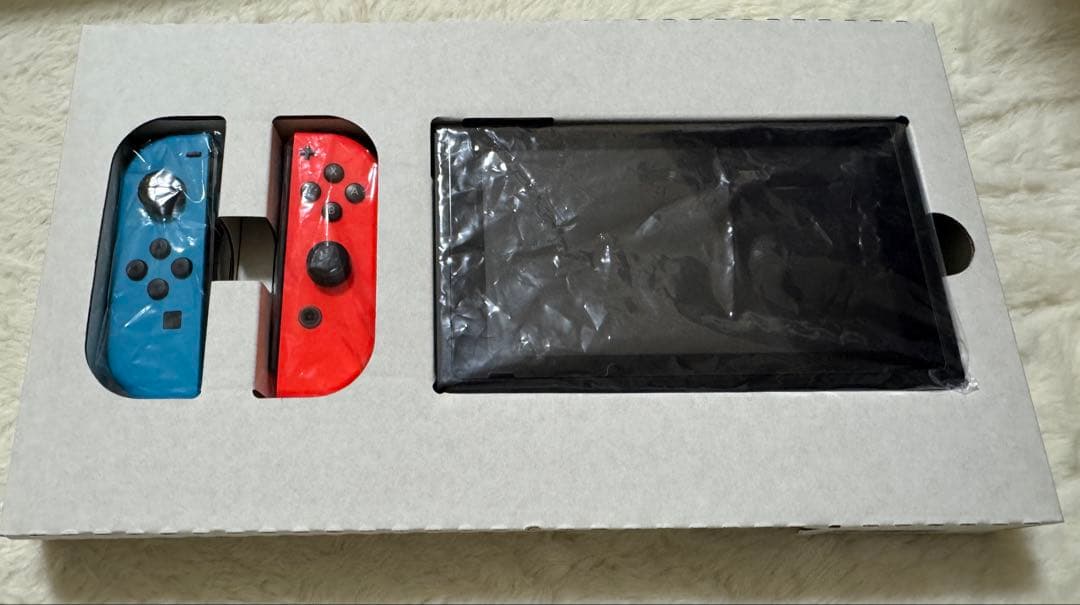 Nintendo Switch 本体　2017年製　中古 ネオンレッド・ブルー