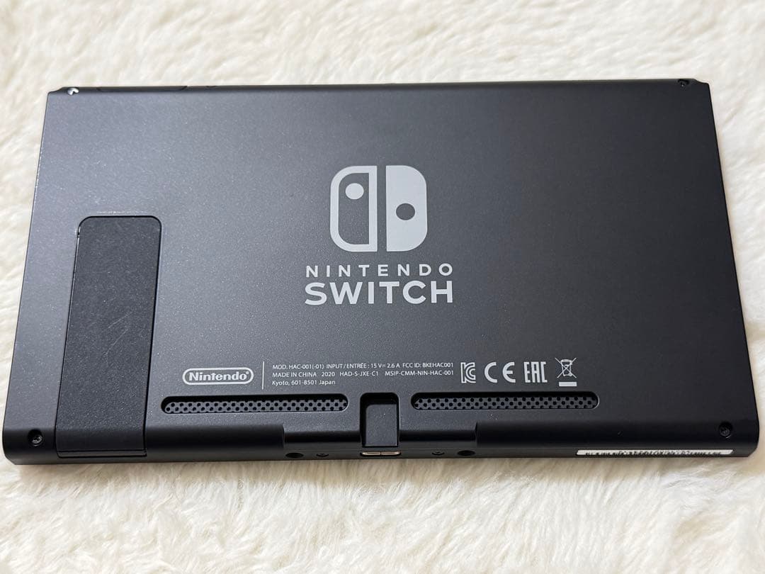 Nintendo Switch 本体　2017年製　中古 ネオンレッド・ブルー