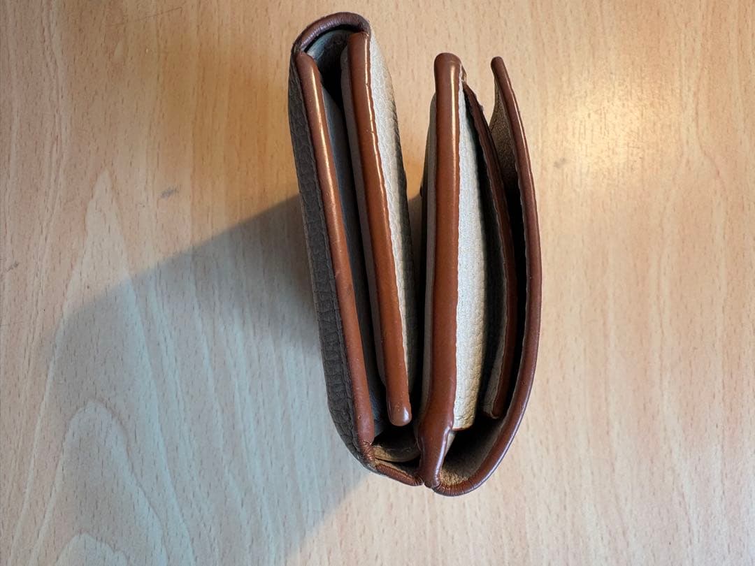 LOEWEベージュ　トライフォールド コンパクトウォレット 三つ折り財布