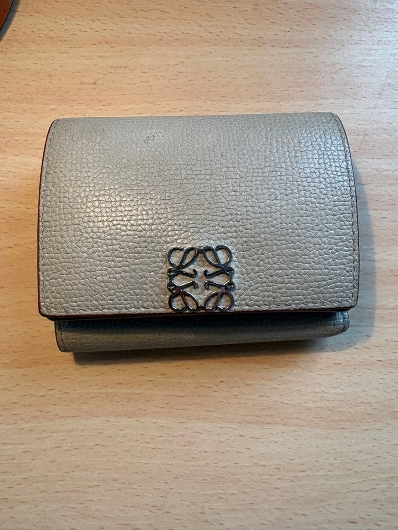 LOEWEベージュ　トライフォールド コンパクトウォレット 三つ折り財布