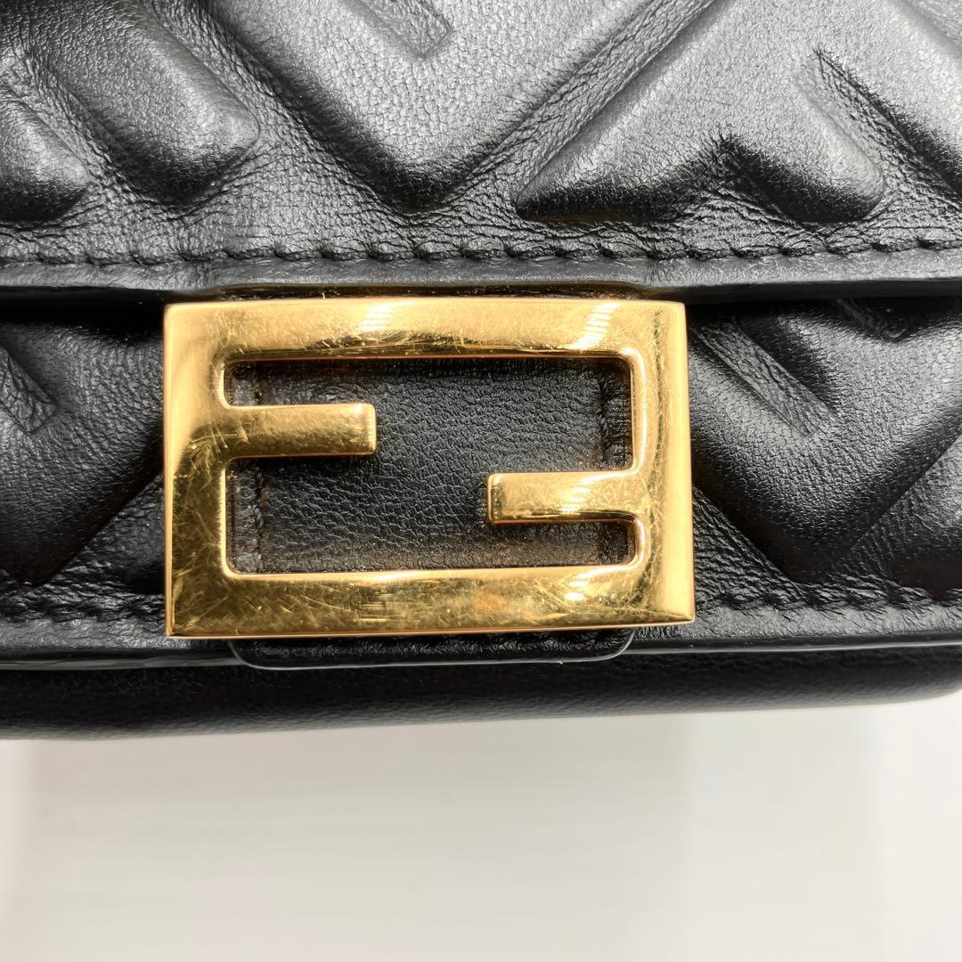 箱付き美品✨フェンディ　三つ折り財布　バゲットマイクロウォレット　黒　ズッカ