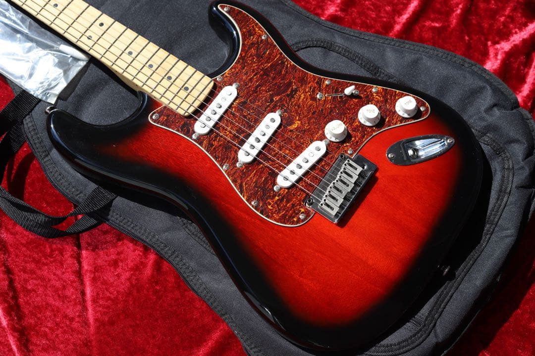 極美品 メンテ済 Squier Standard STRATOCASTER