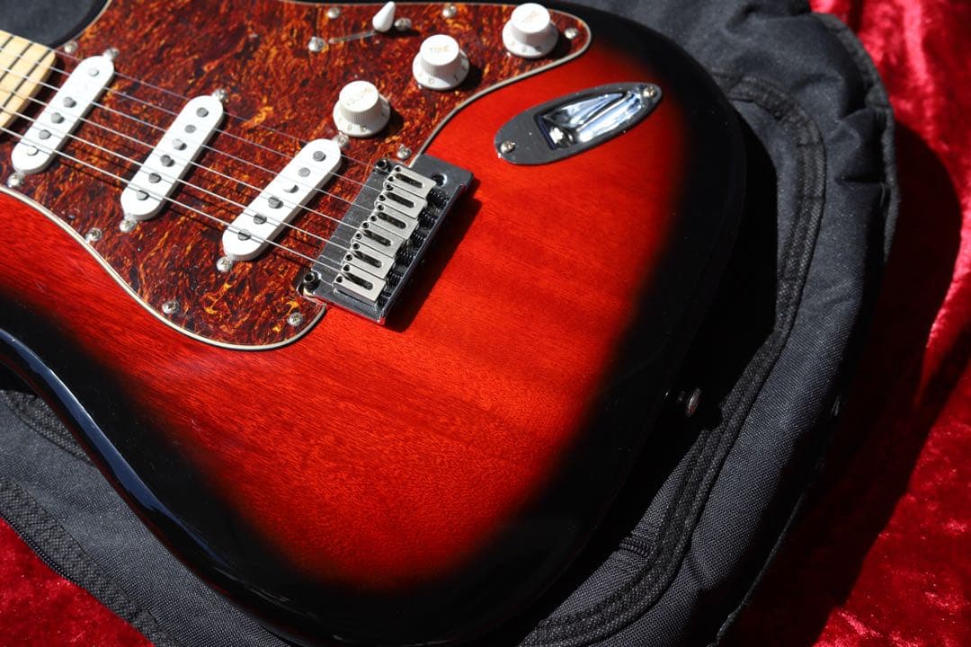 極美品 メンテ済 Squier Standard STRATOCASTER