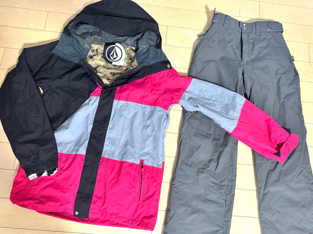VOLCOM ボルコム　スノーボードウェア　セットアップ