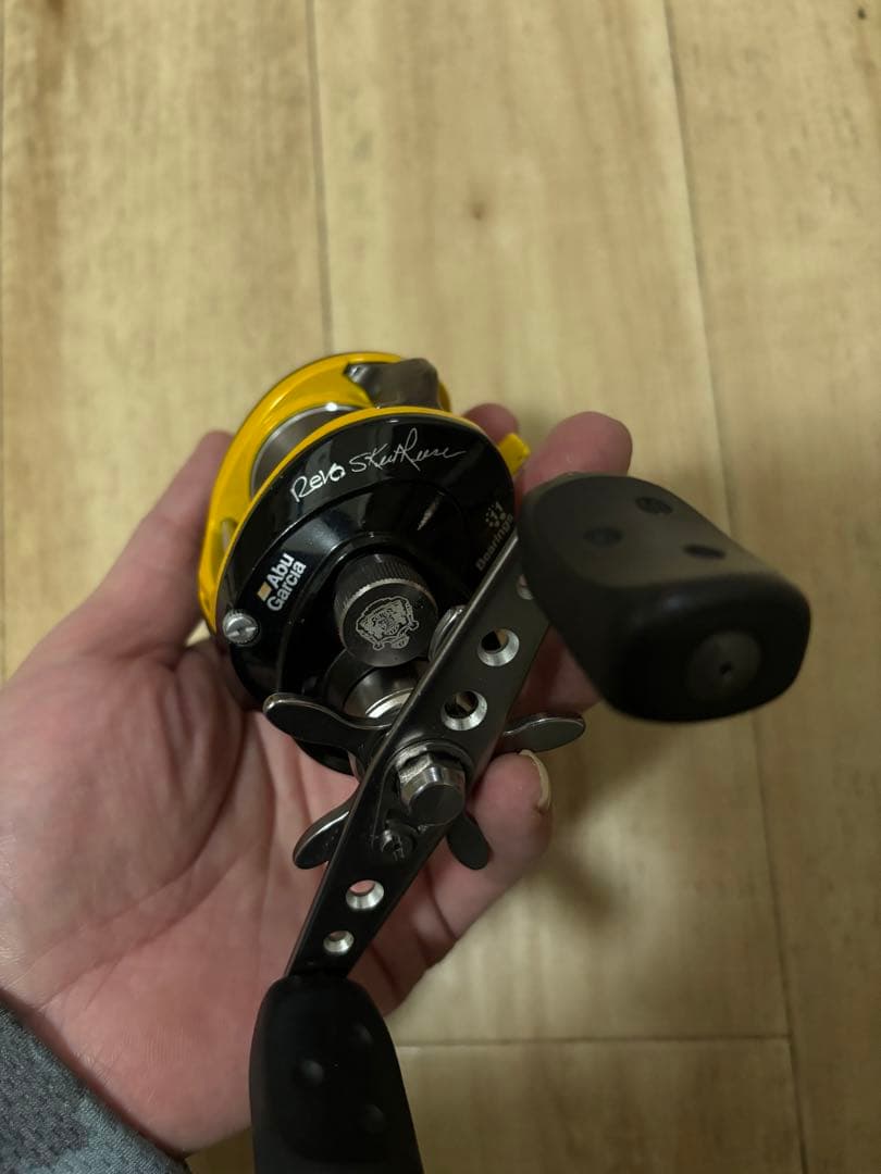 ABU garcia revoR20 スタイル ベイトリール ブラック/イエロー