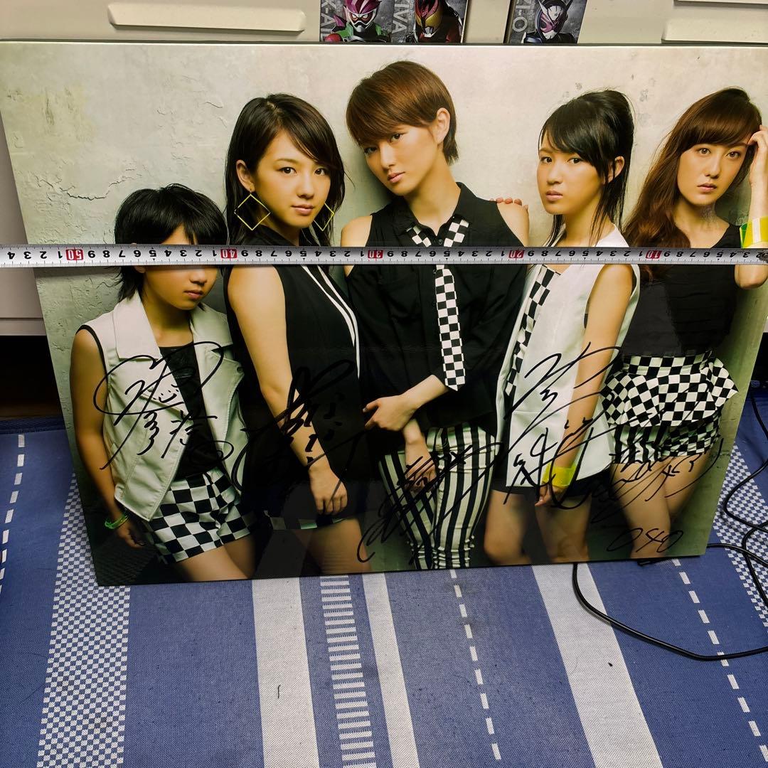 サイン入り アイドルグッズ 写真 約42cm x 50cm