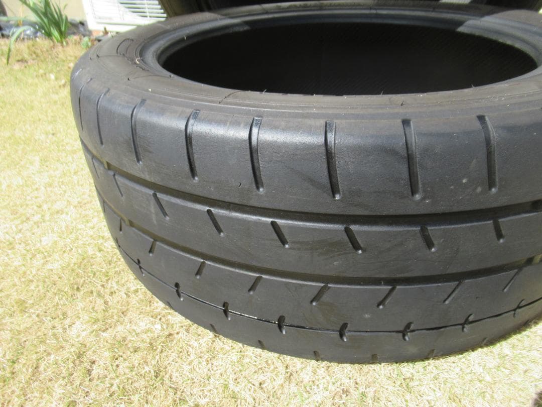 ☆送料無料 室内保管☆A052 225/45 R17インチ☆