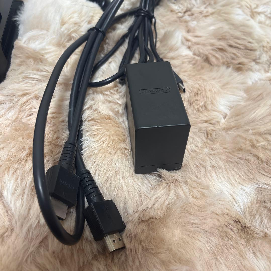 中古Nintendo Switch 本体 ドッグ アダプタ　コントローラーなど
