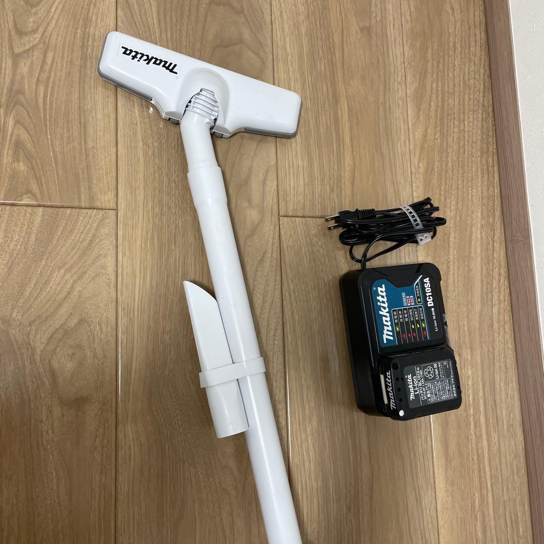 N*n様 Makita CL107FD充電式スティッククリーナー 本体付属品有り