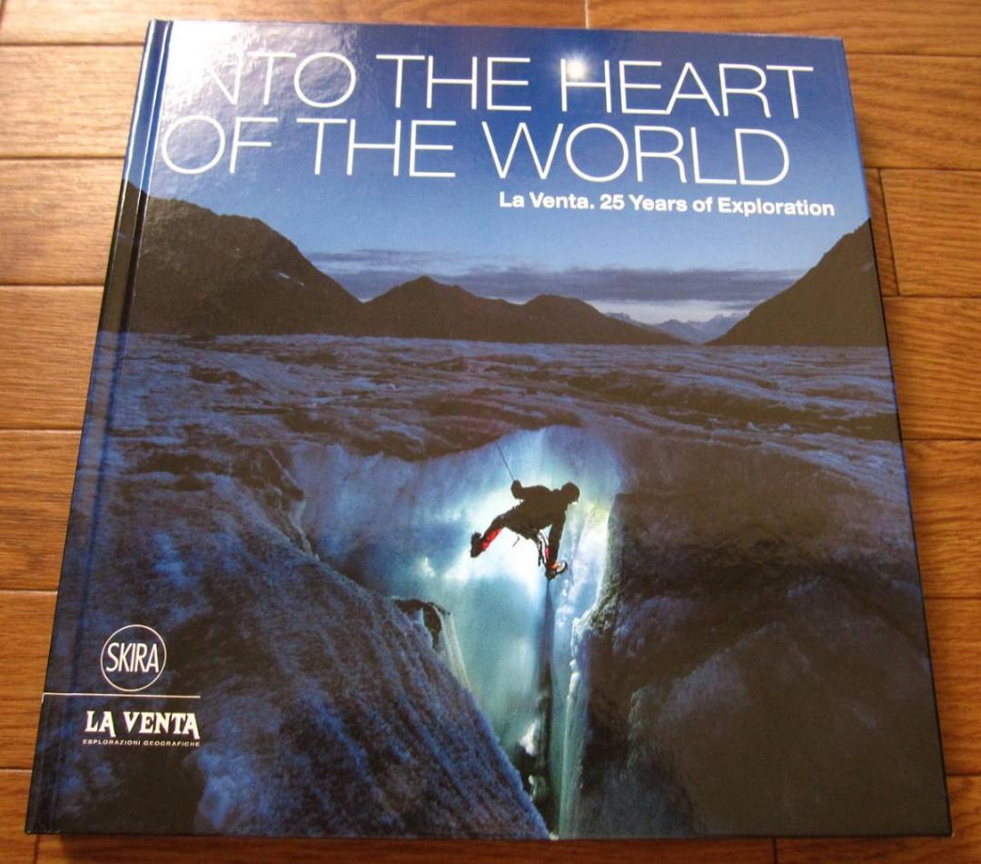 洋書 Into the Heart of the World