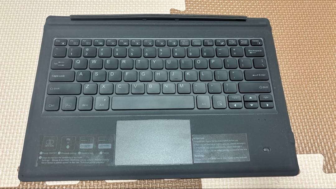 ス　Microsoft Surface Pro3 本体 新品キーボード付き