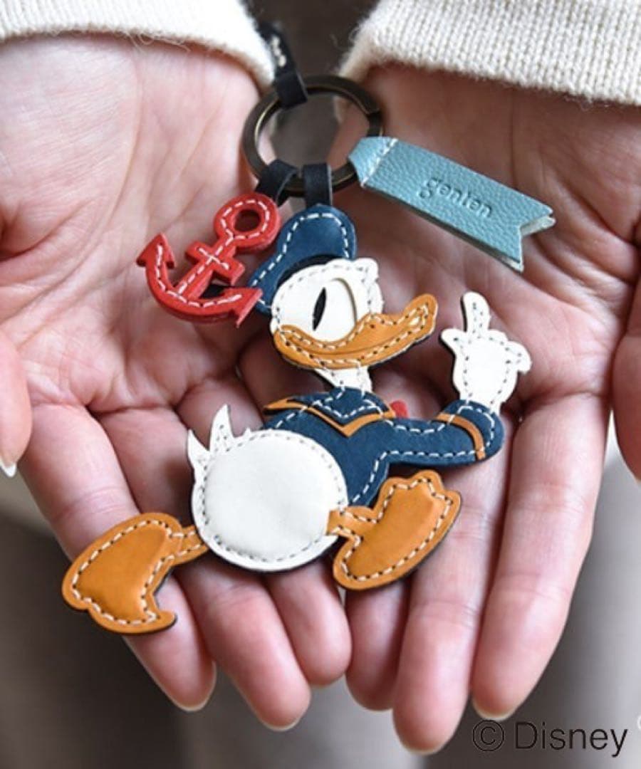 genten新品⭐️ワクワクチャームドナルドダック革レザーキーホルダーディズニー