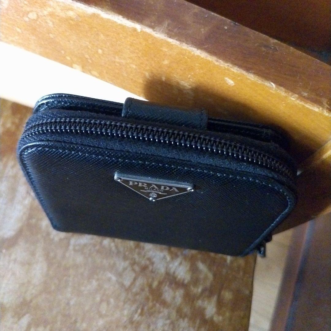 レ*す様 美品☆ PRADA プラダ 2つ折り 財布 ブラック プレート 鑑定済